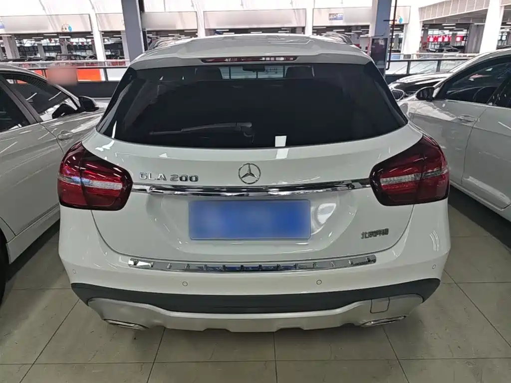 Mercedes-Benz GLA 2017 GLA 200 Dynamic фото 6