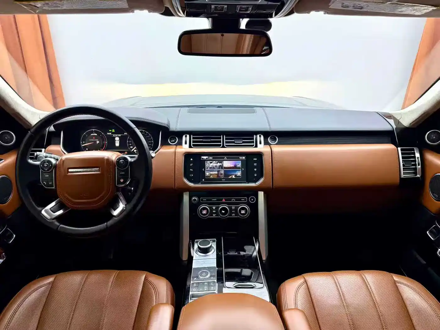 Land Rover Range Rover 2015 3.0 TDV6 Vogue фото 9