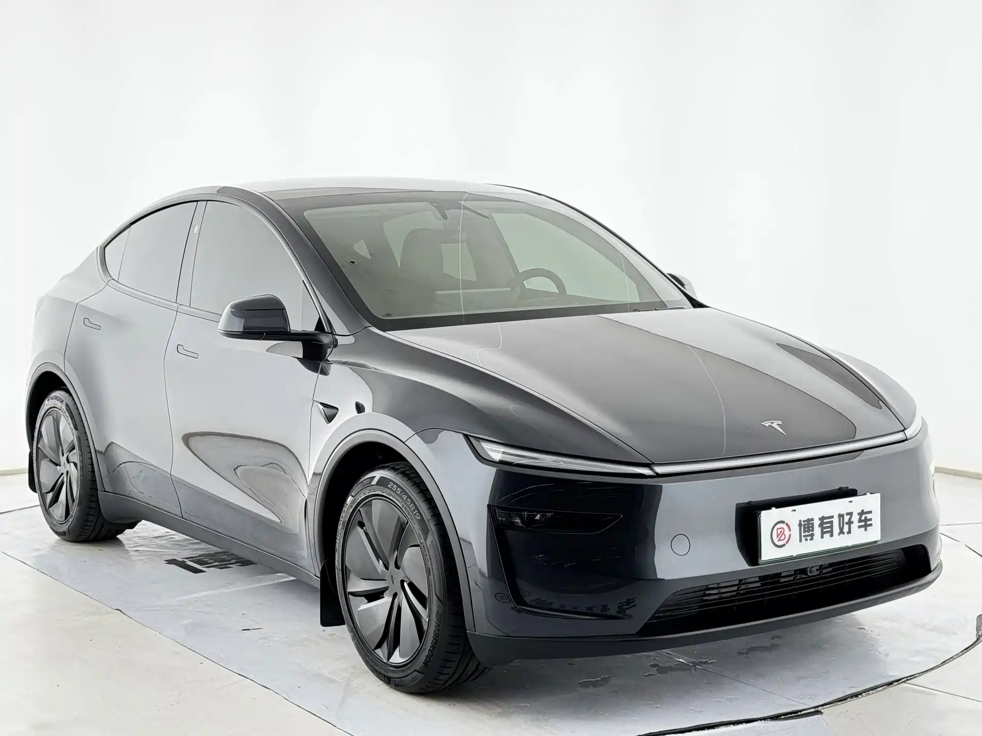 Photo 7 - Tesla Model Y