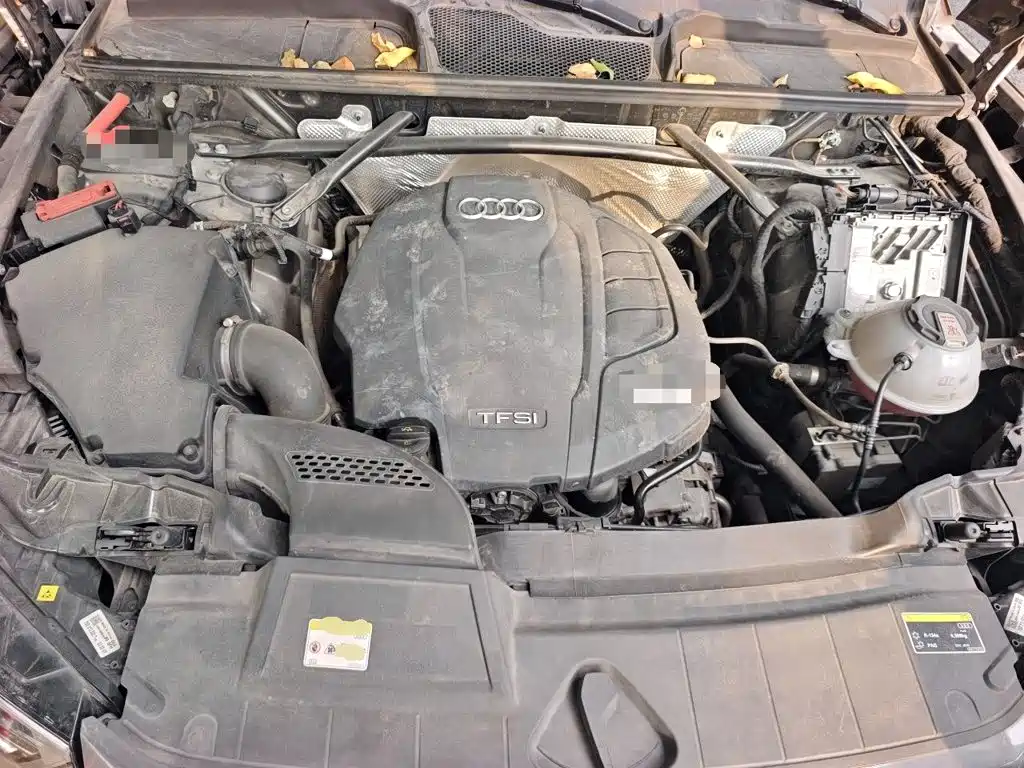 Фото 21 - Audi Q5L