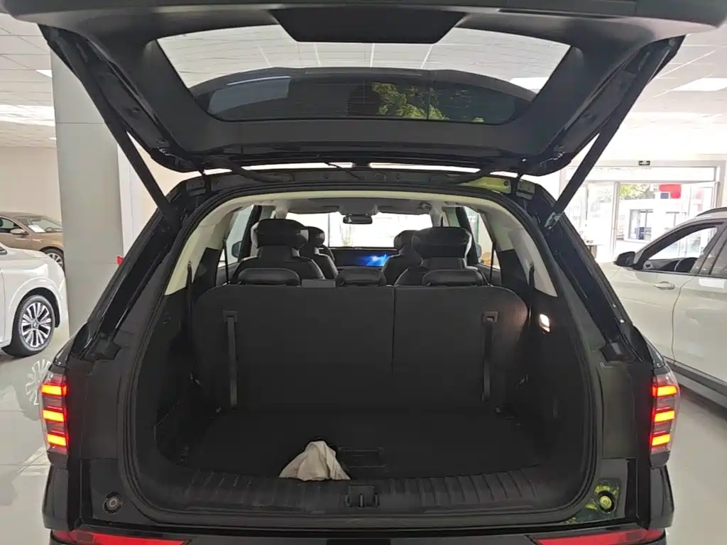 Фото 19 - Ford Edge