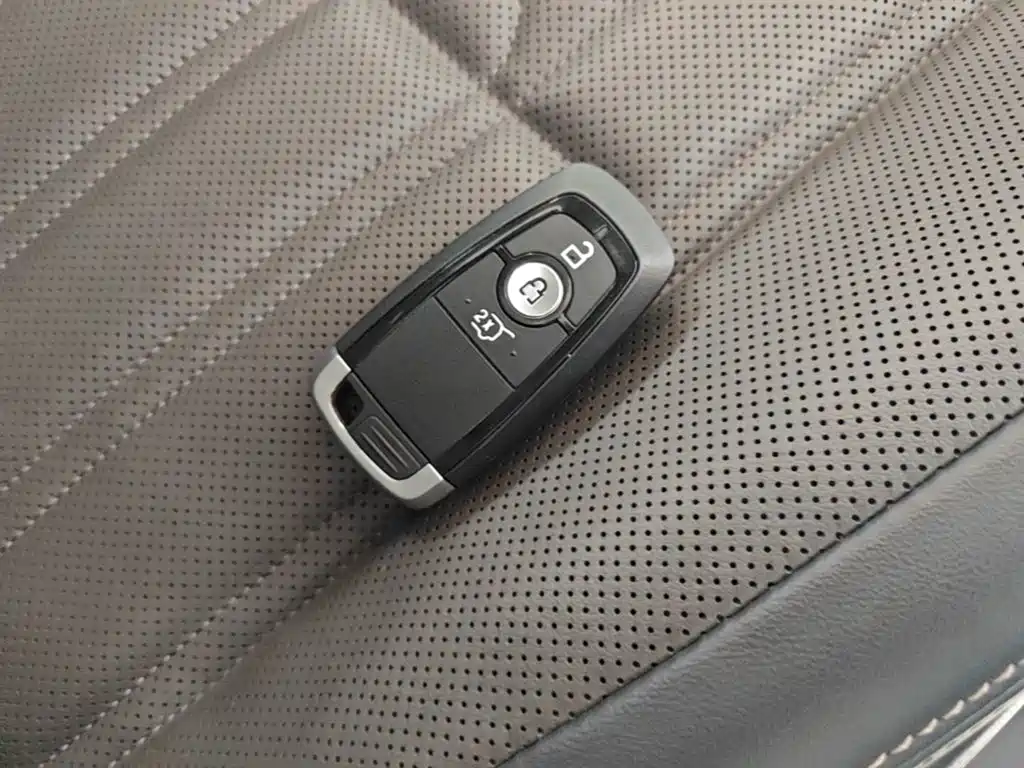 Фото 9 - Ford Edge