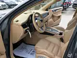 Photo 7 - Porsche Macan