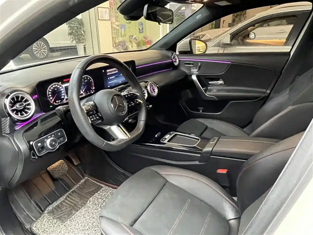 Mercedes-Benz A-Class 2025 2025 A 200 L Fashion Edition