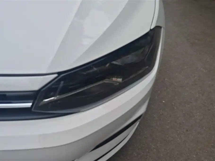 Volkswagen Polo 2021 Plus 1.5L Automatic Colorful Tech Edition фото 5