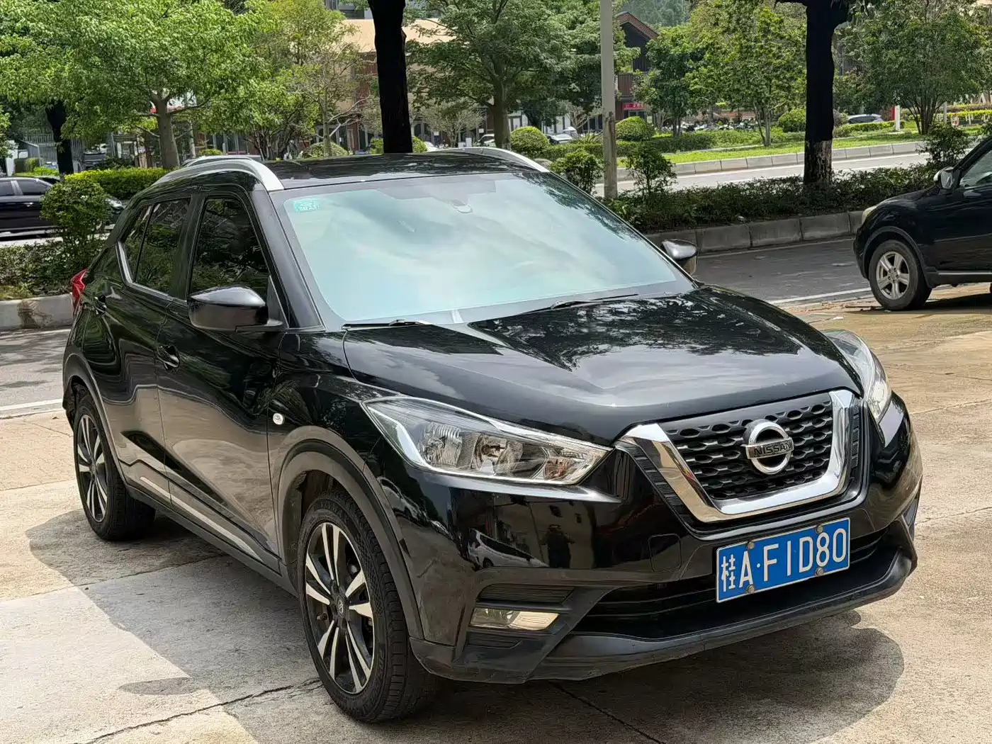 Photo 3 - Nissan Kicks