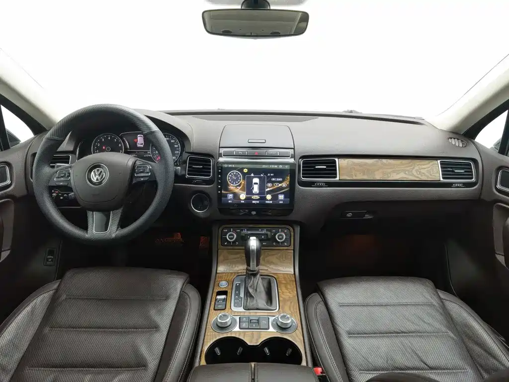 Volkswagen Touareg 2018 2017 3.0TSI Explorer Edition