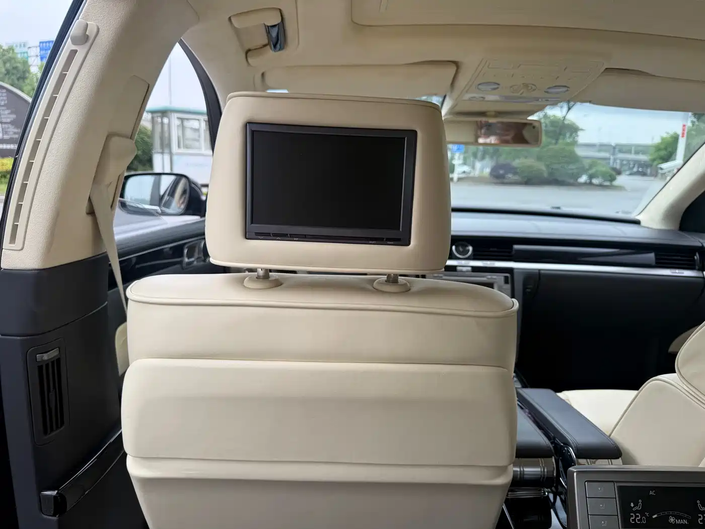 Volkswagen Phaeton 2013 4.2L Poltrona Frau Edition фото 25