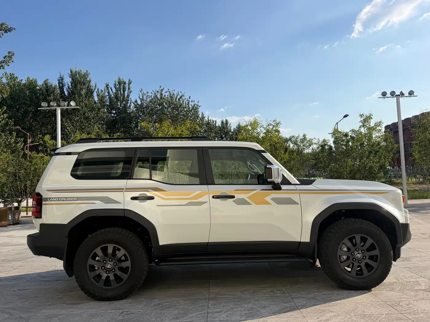 Photo 4 - Toyota Prado