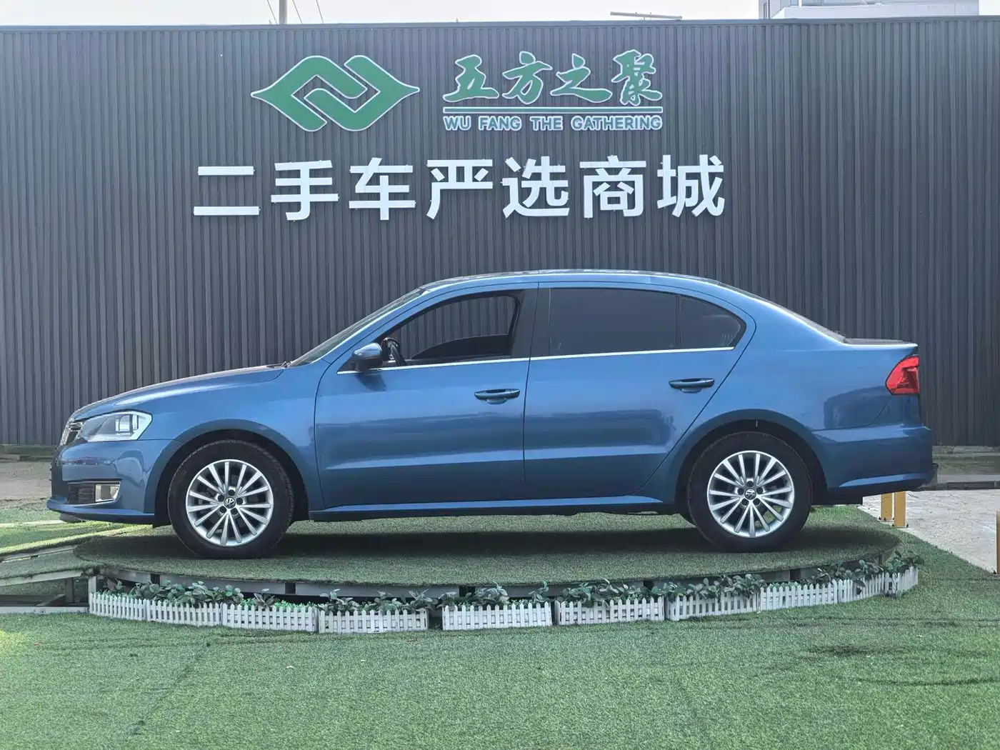 Volkswagen Lavida 2013 1.6L Automatic Luxury Edition фото 16