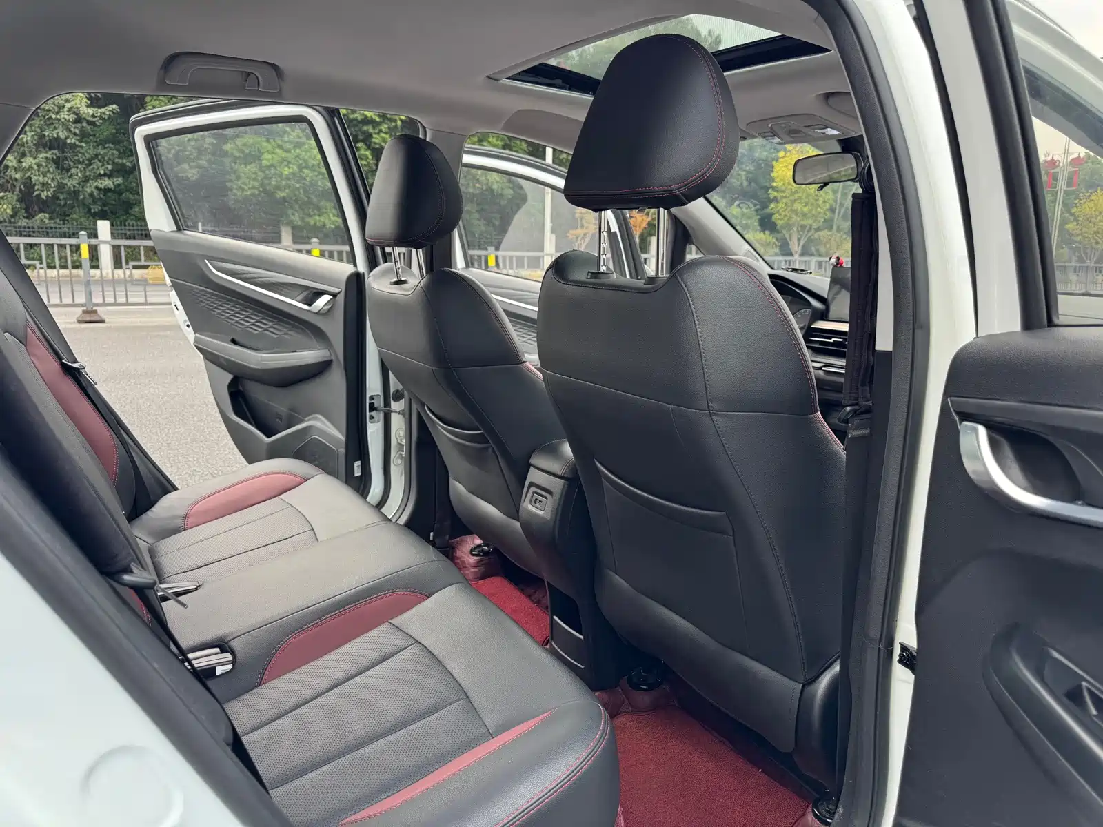 Фото 8 - Geely Vision X3