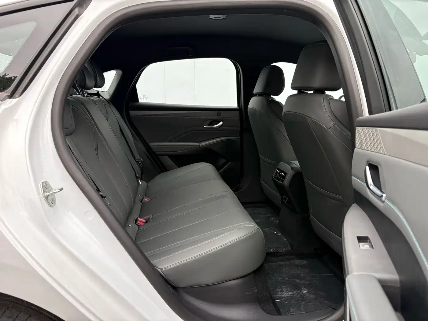 BYD Qin PLUS 2025 DM-i Smart Drive 55KM Leader фото 18