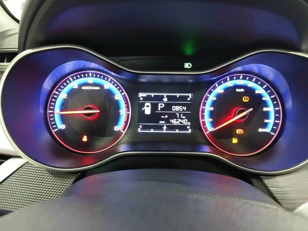 Фото 12 - Geely Vision