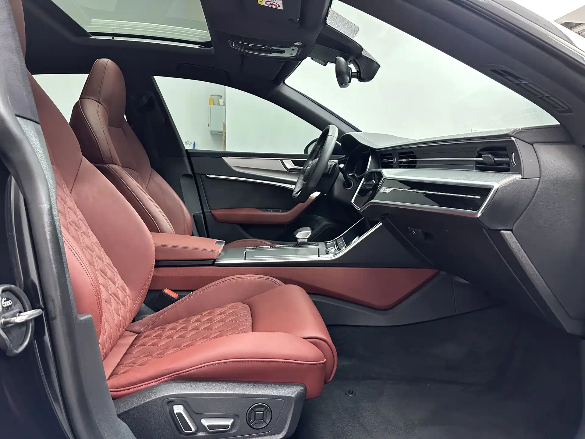 Photo 13 - Audi A7L