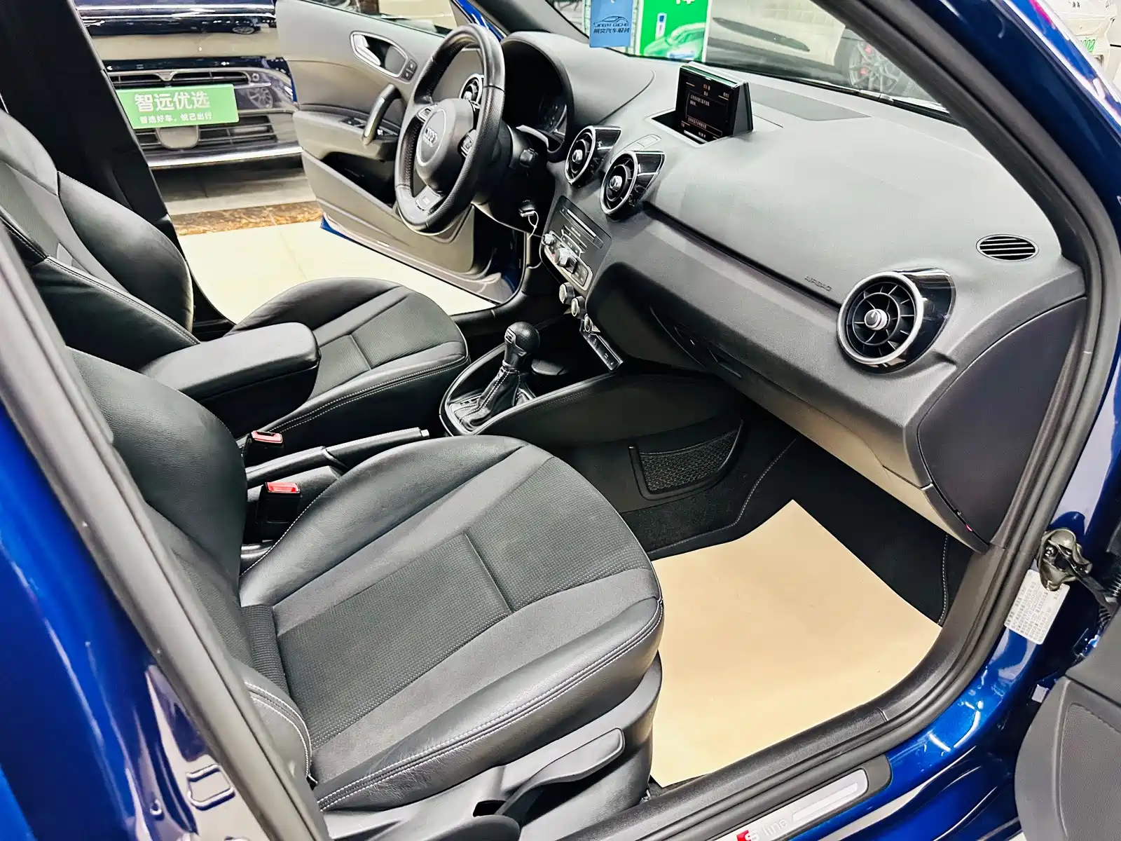 Фото 27 - Audi A1