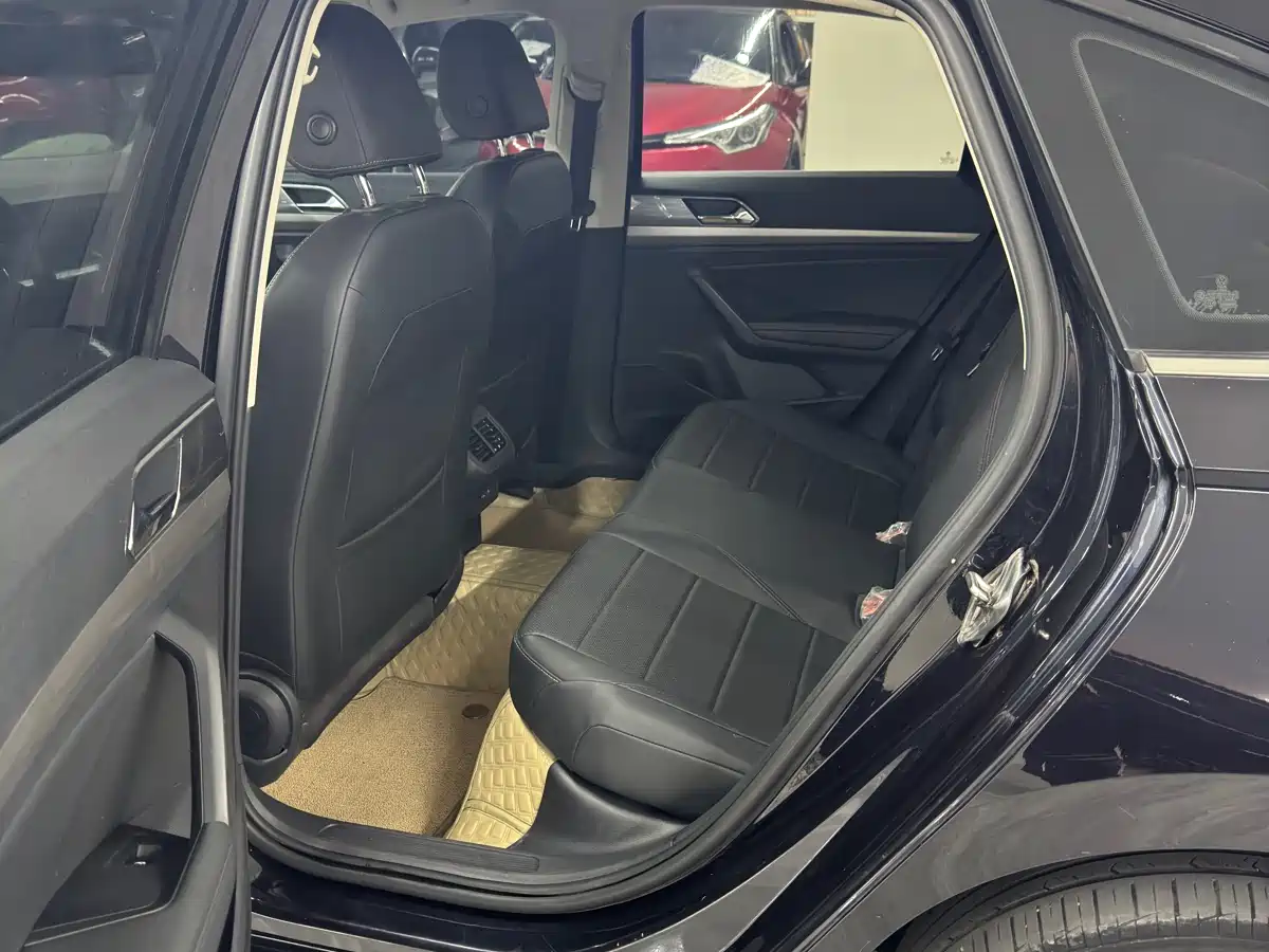Volkswagen Lavida 2021 1.5L Auto Comfort Edition фото 8