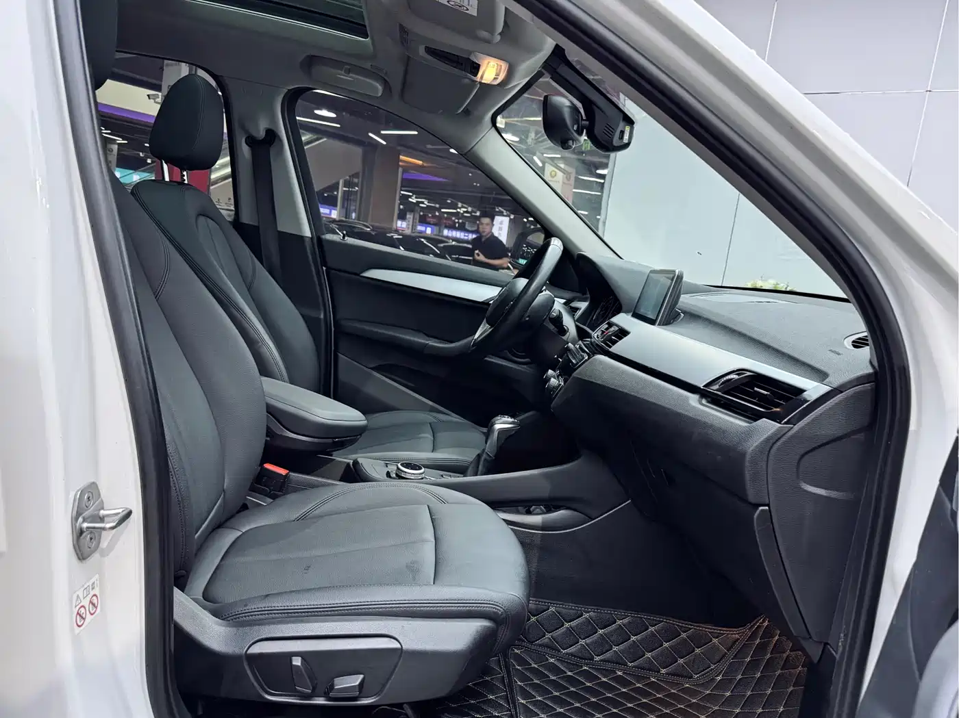BMW X1 2019 sDrive20Li Leading Model фото 5