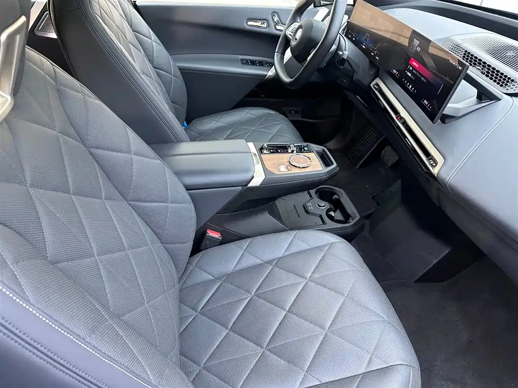 BMW iX M60 2023 Facelift M60 фото 9