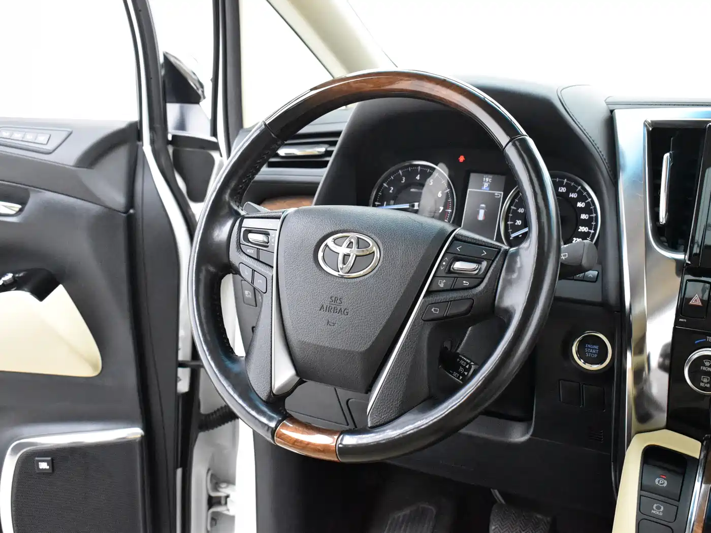 Toyota Alphard 2015 3.5L Premium Edition фото 15