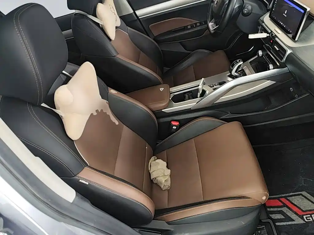 Фото 25 - Geely Coolray