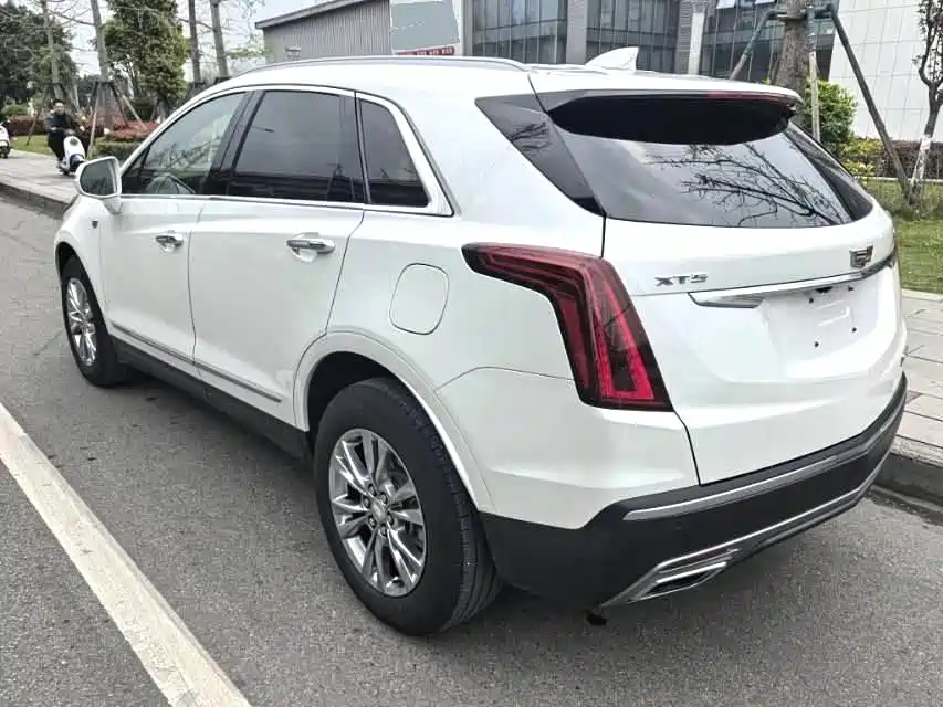Cadillac XT5 2021 2.0T 2WD Luxury Edition фото 8