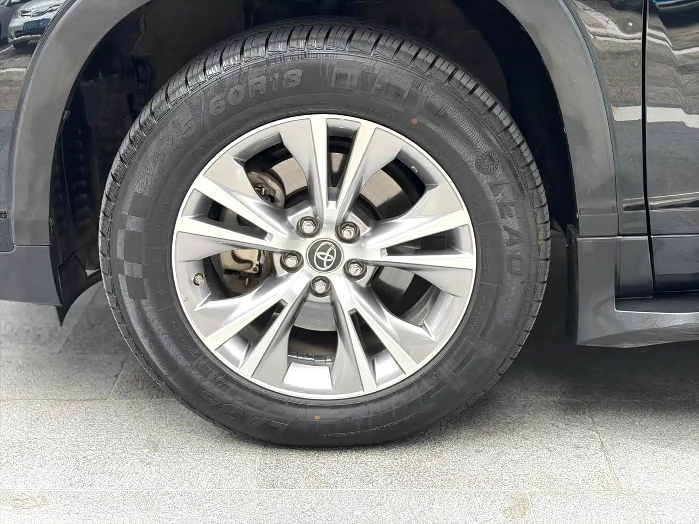 Фото 13 - Toyota Highlander
