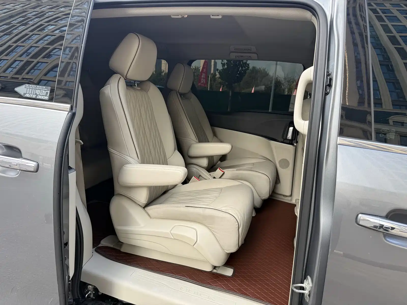 Фото 12 - Buick GL8