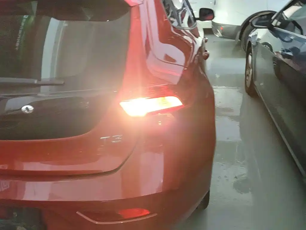 Photo 8 - Volvo V40