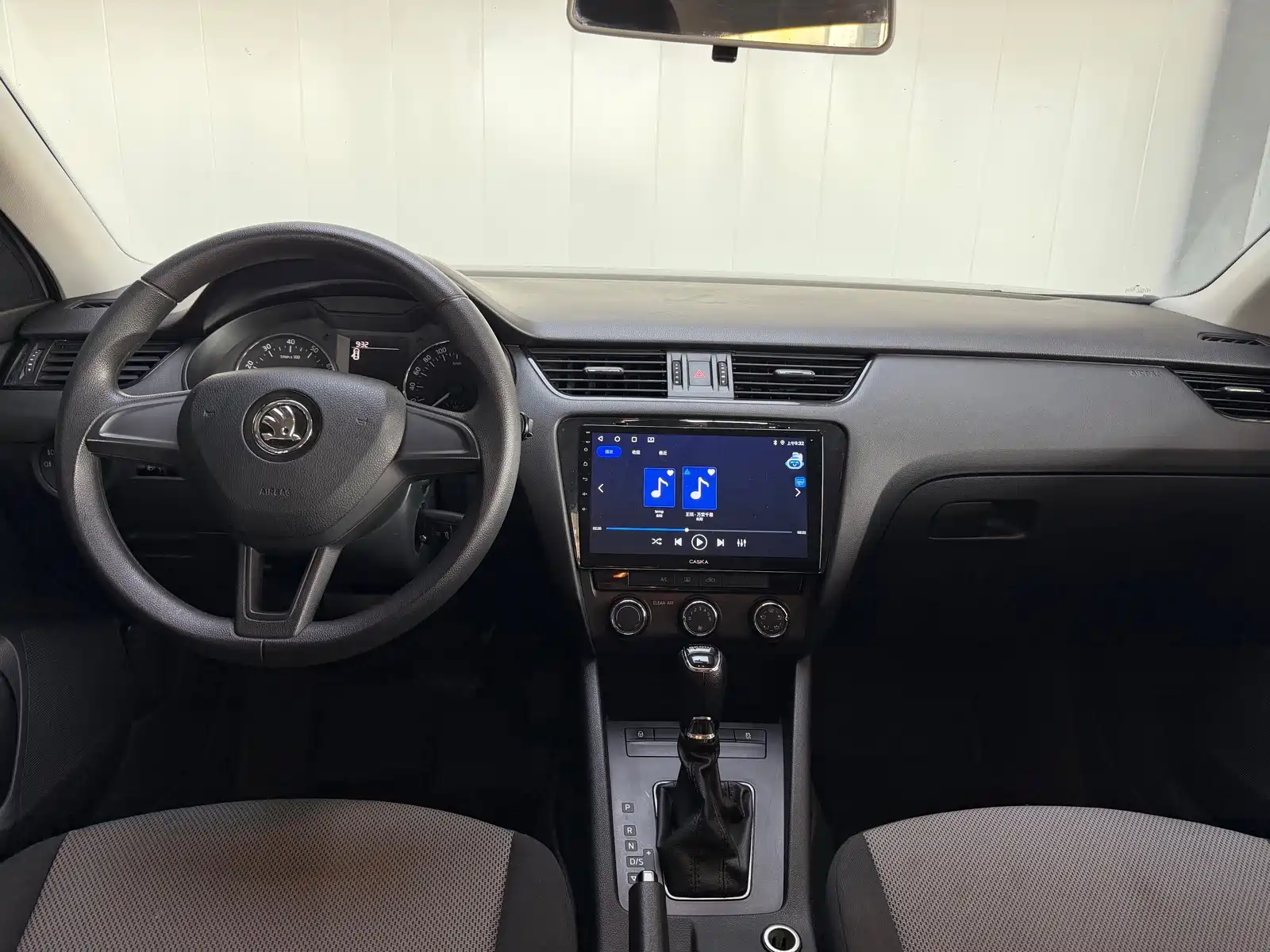 Фото 8 - Škoda Octavia