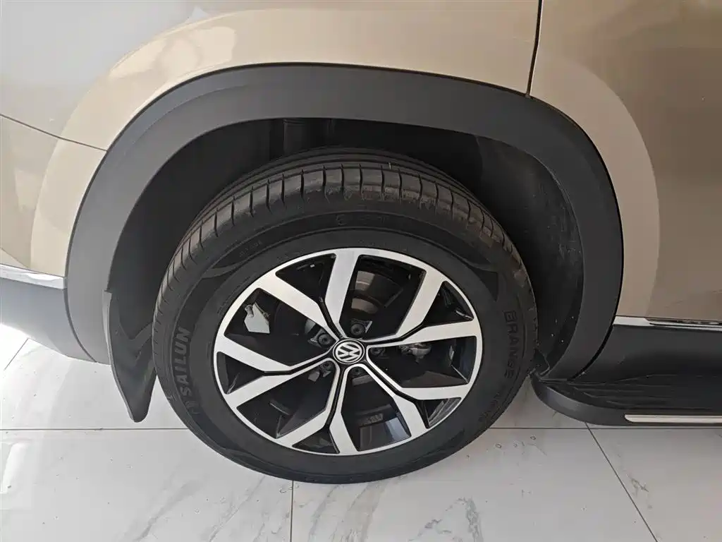 Volkswagen Teramont 2020 380TSI 4WD Luxury Edition China VI фото 12