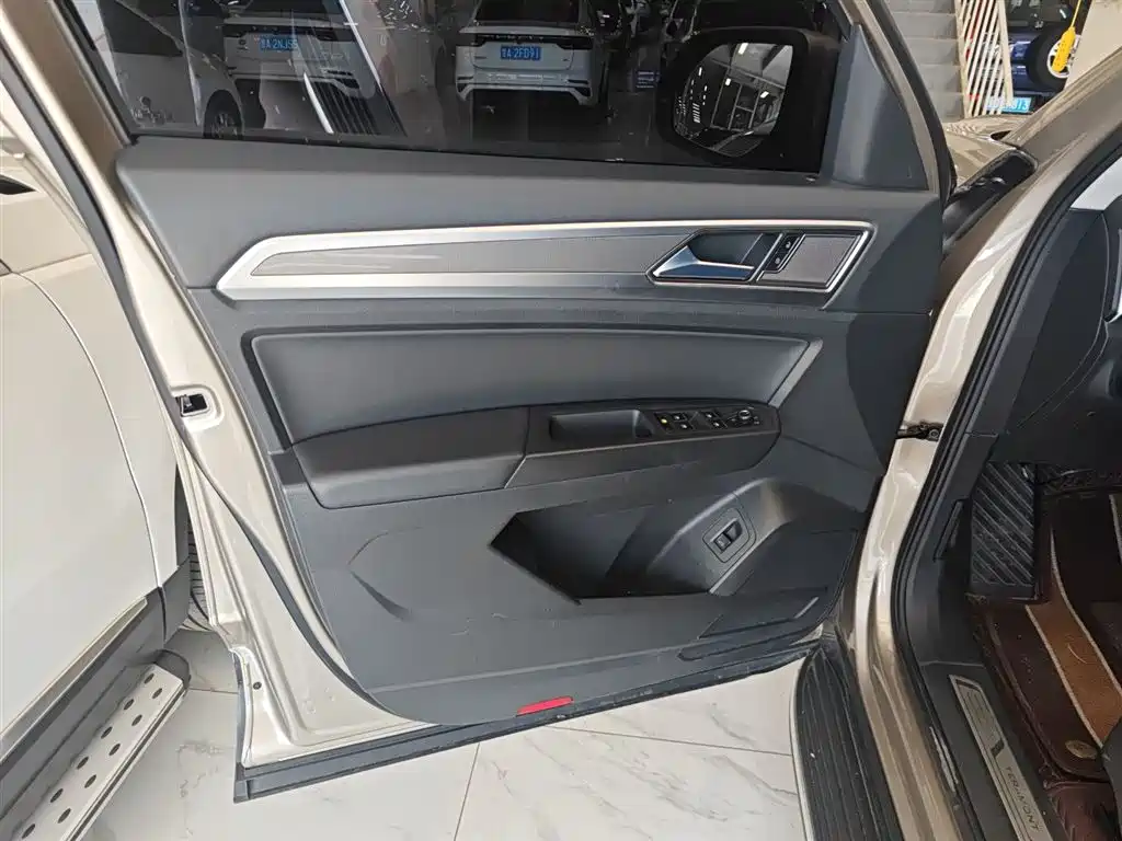 Volkswagen Teramont 2020 380TSI 4WD Luxury Edition China VI фото 20