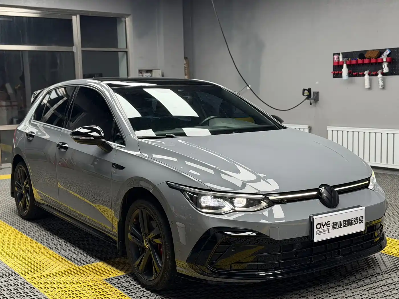 VOLKSWAGEN GOLF