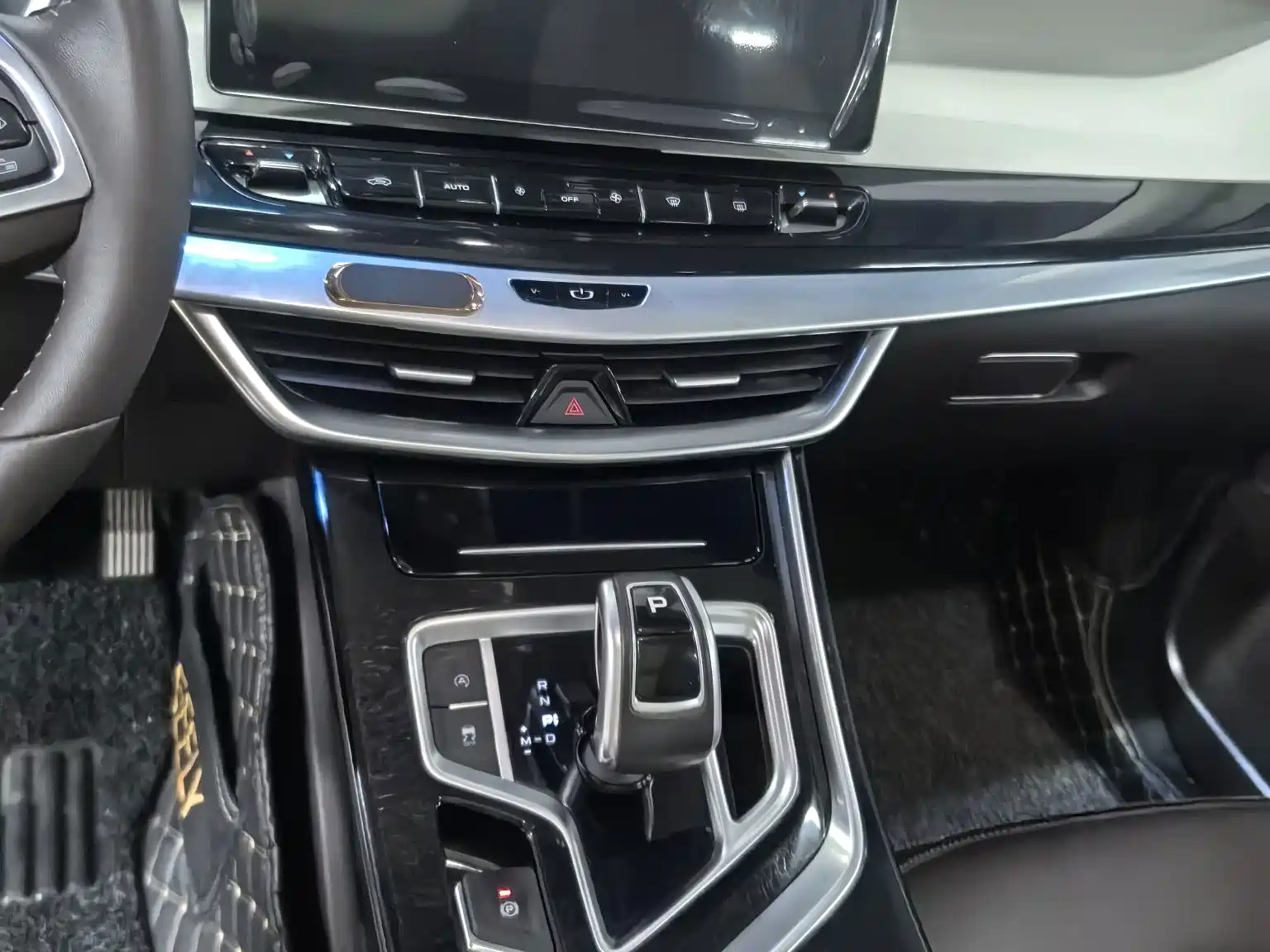 Фото 7 - Geely Jiaji