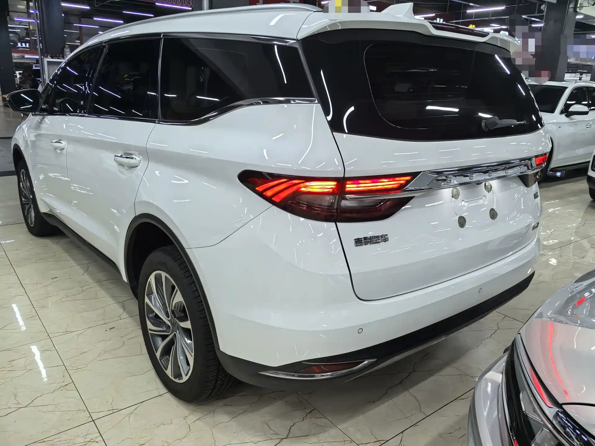 Фото 3 - Geely Jiaji
