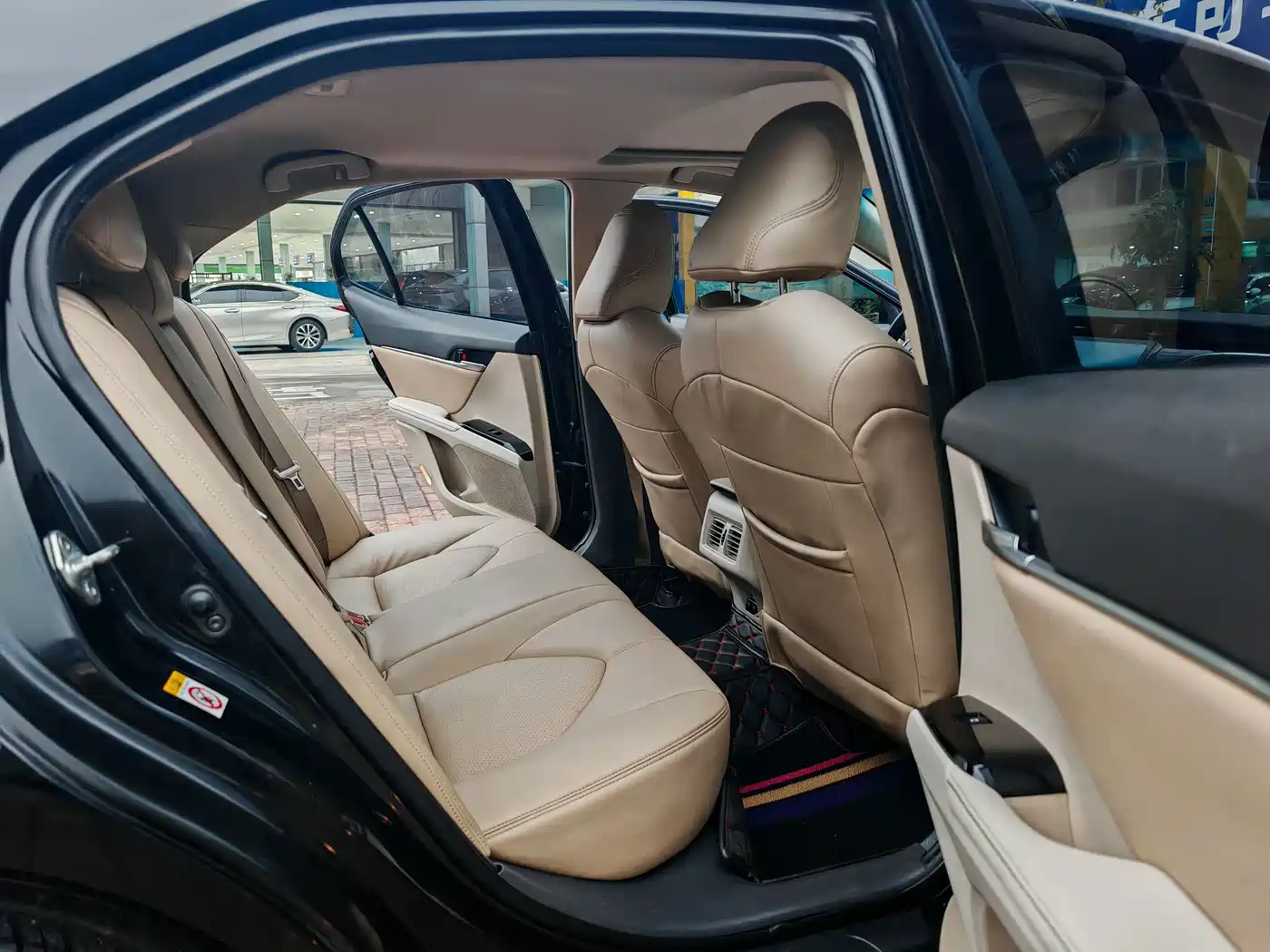 Toyota Camry 2018 2.0E Elite Edition фото 8
