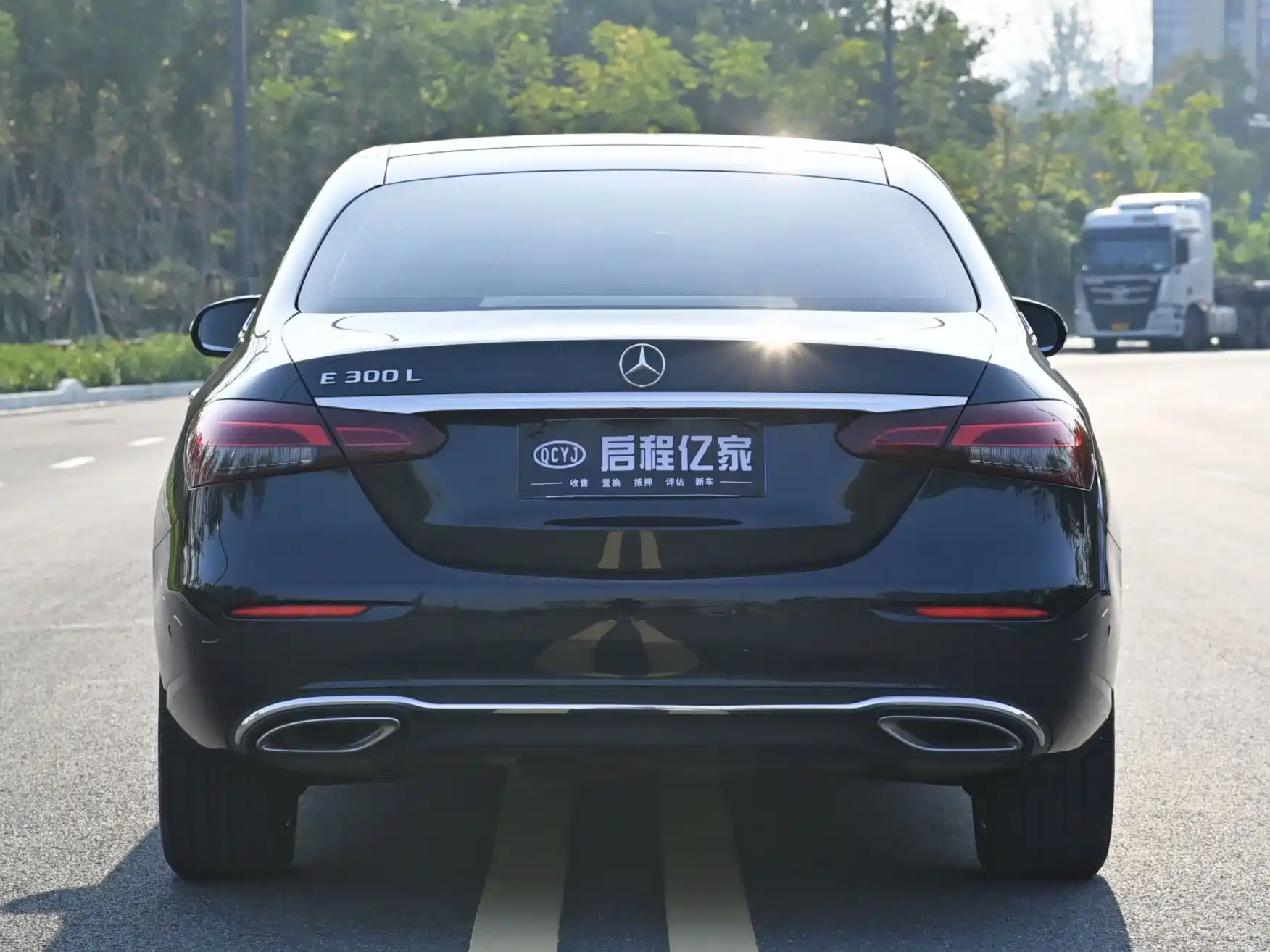 Фото 17 - Mercedes-Benz E-Class