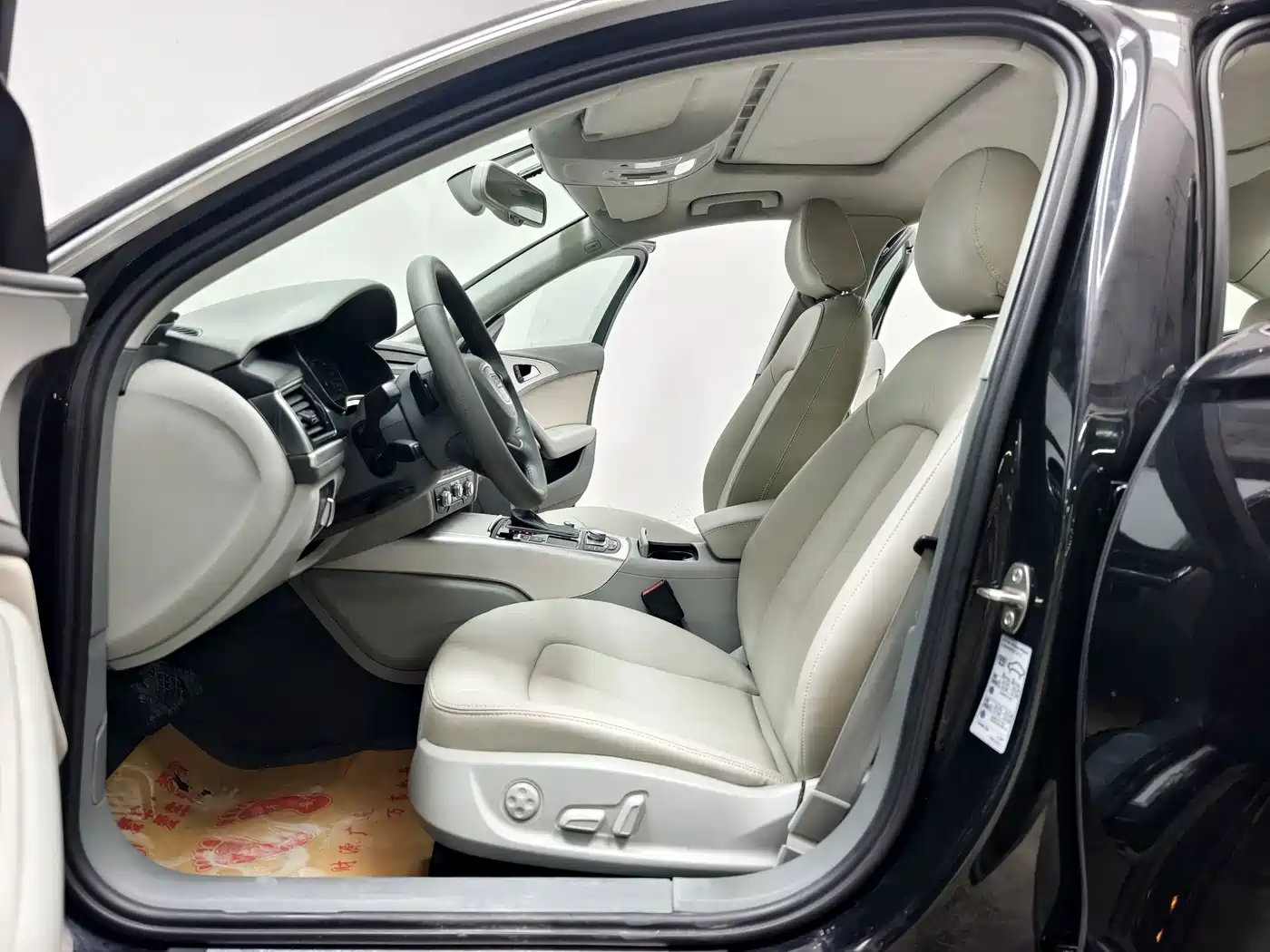 Фото 11 - Audi A6L