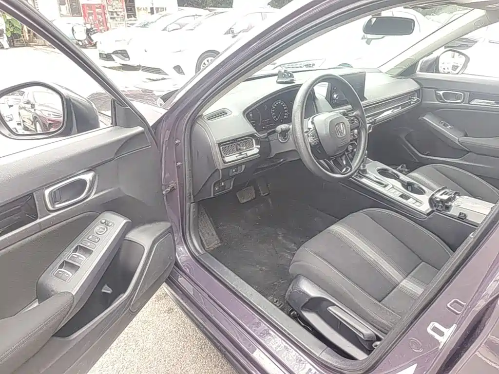 Фото 16 - Honda Civic