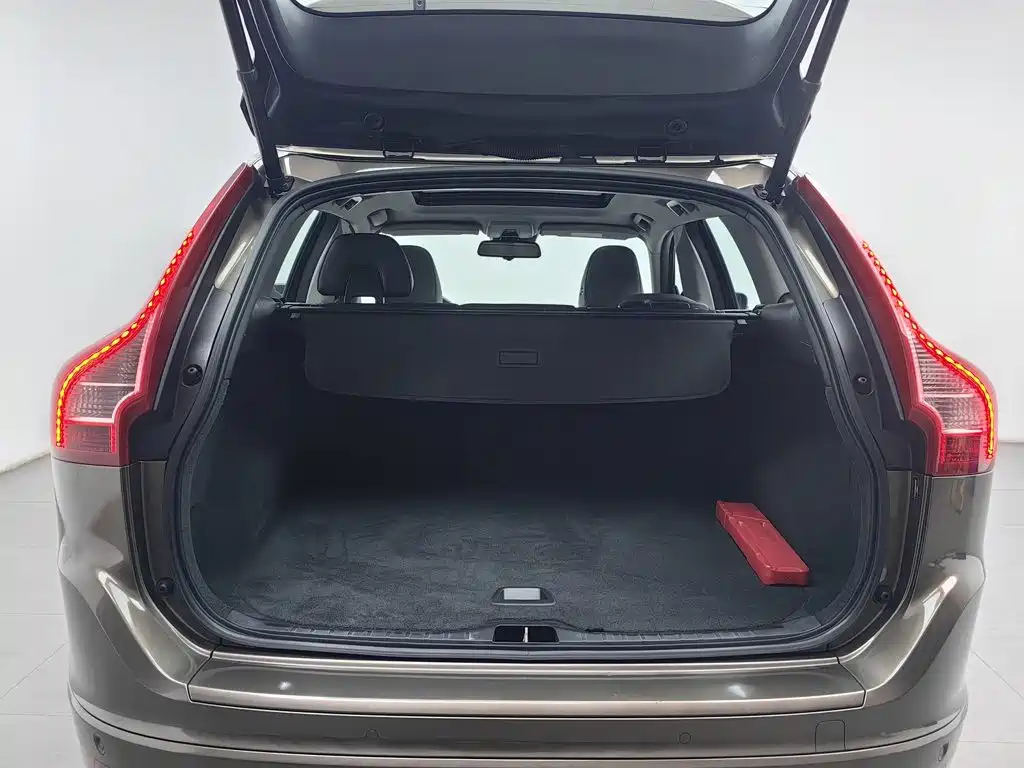 Фото 16 - Volvo XC60