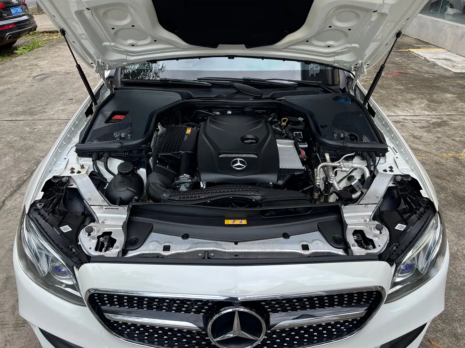 Фото 9 - Mercedes-Benz E-Class