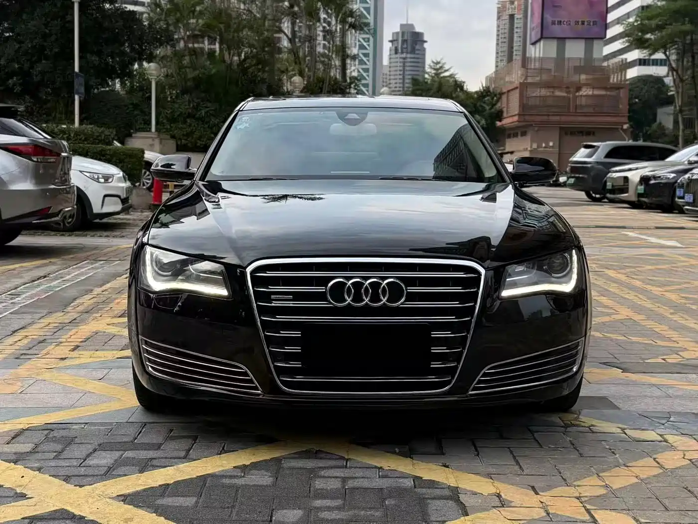 Audi A8 2012 A8L 45 TFSI quattro Luxury фото 2