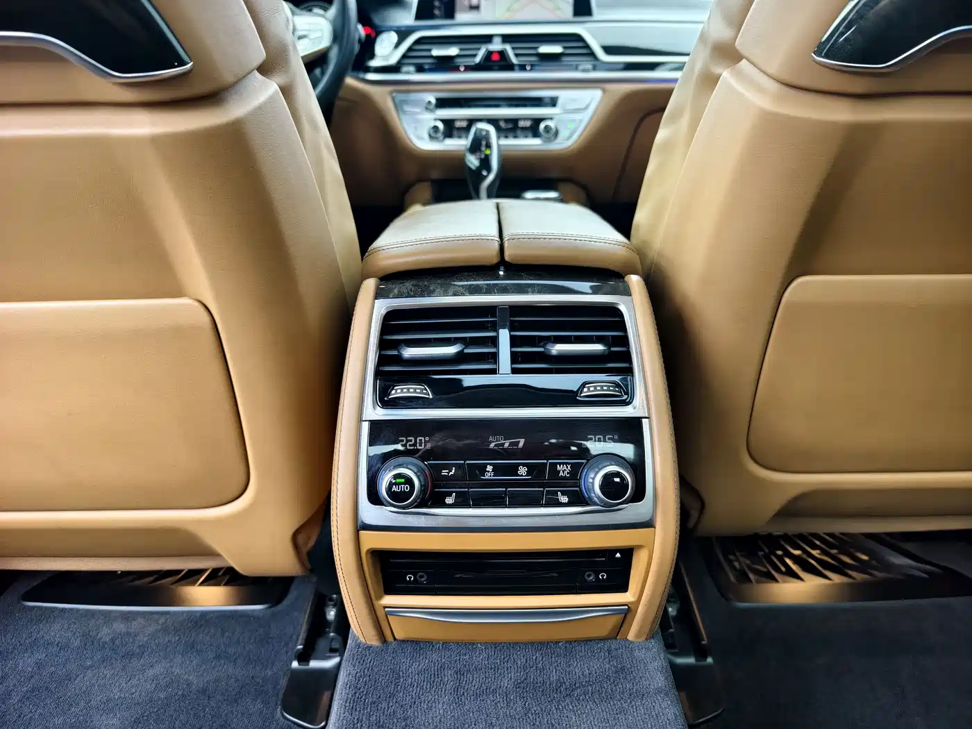 BMW 7 Series 2016 740Li Leading Edition фото 21