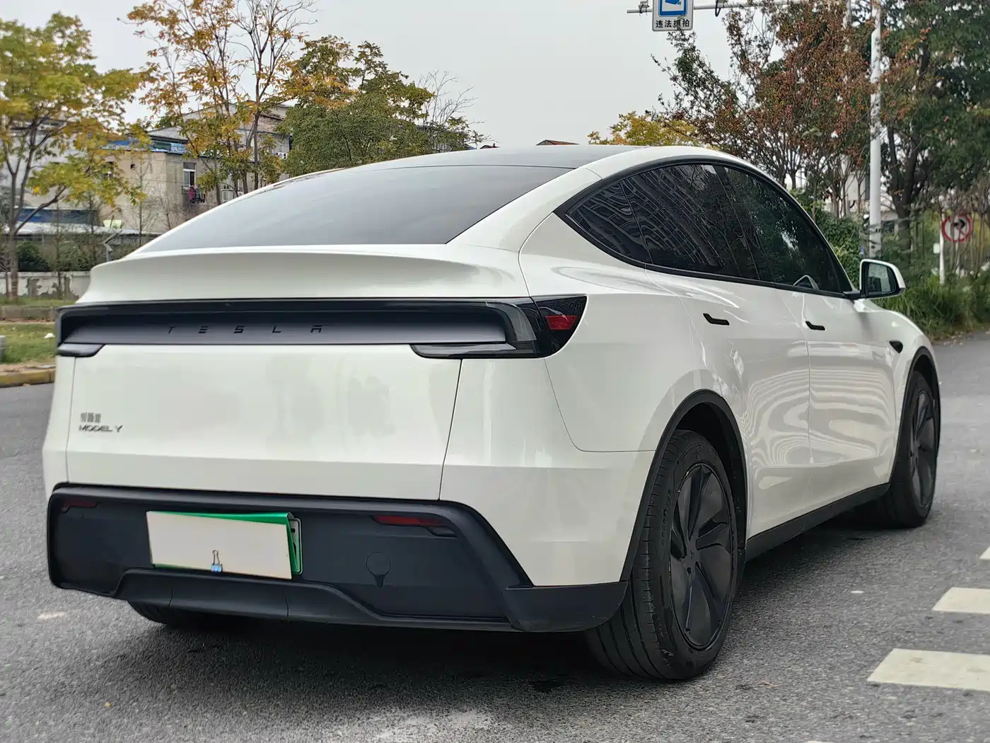 Tesla Model Y 2025 Rear-Wheel Drive фото 7