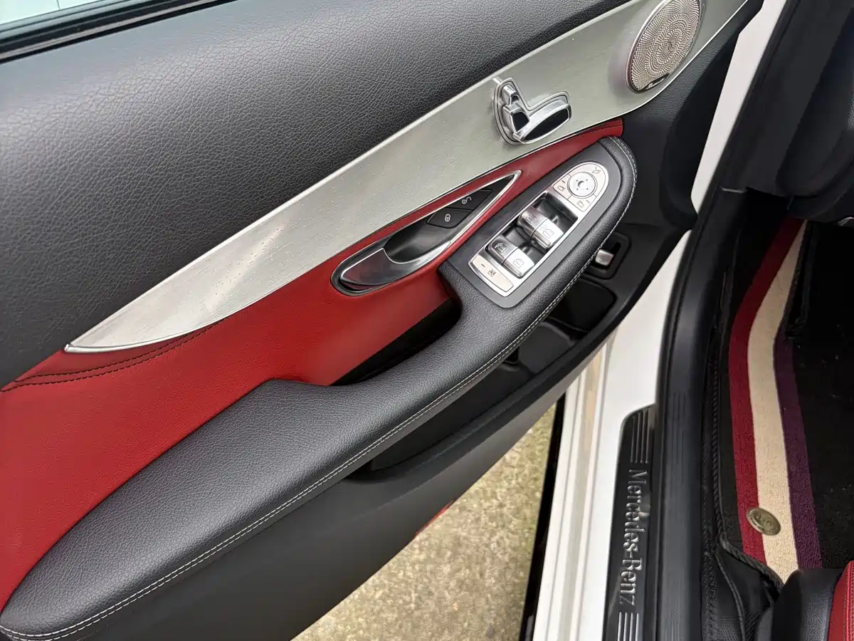 Фото 9 - Mercedes-Benz C-Class