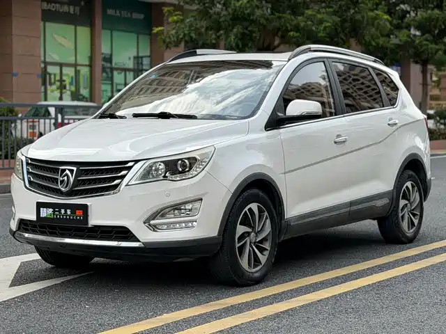 Baojun Baojun 560 2015 1.8L Manual Luxury