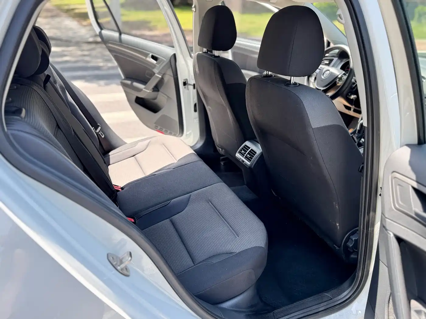 Volkswagen Golf 2016 230TSI Automatic Comfort фото 11