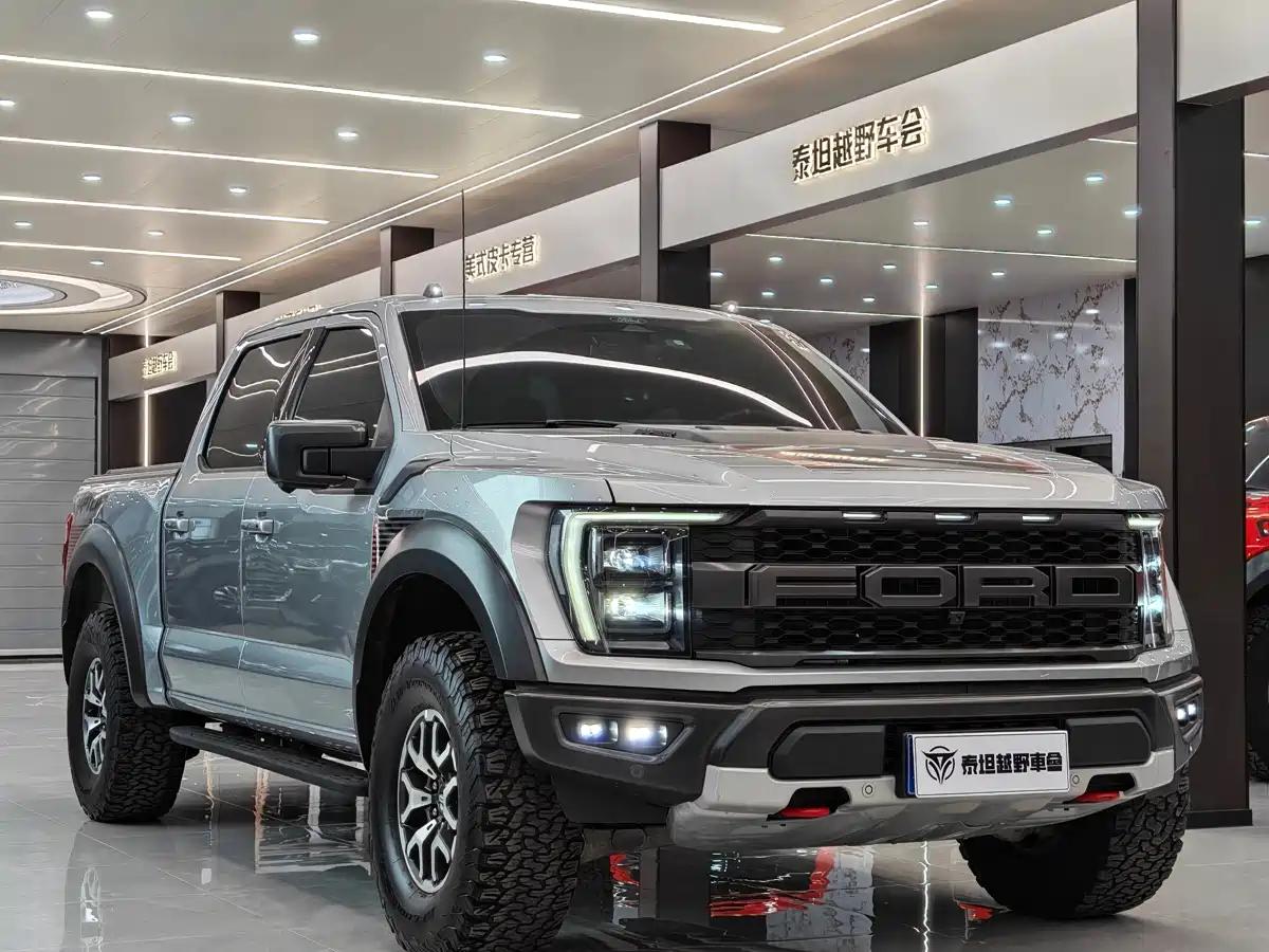 FORD F-150 RAPTOR