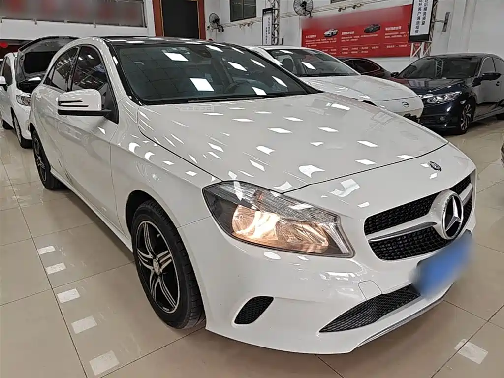 Mercedes-Benz A-Class (Import) 2015 A 180 Standard фото 4
