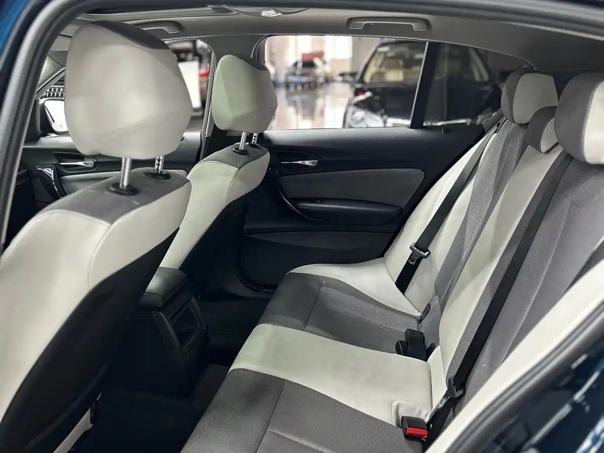 BMW 1 Series (Import) 2013 Facelift 116i Urban Model фото 15