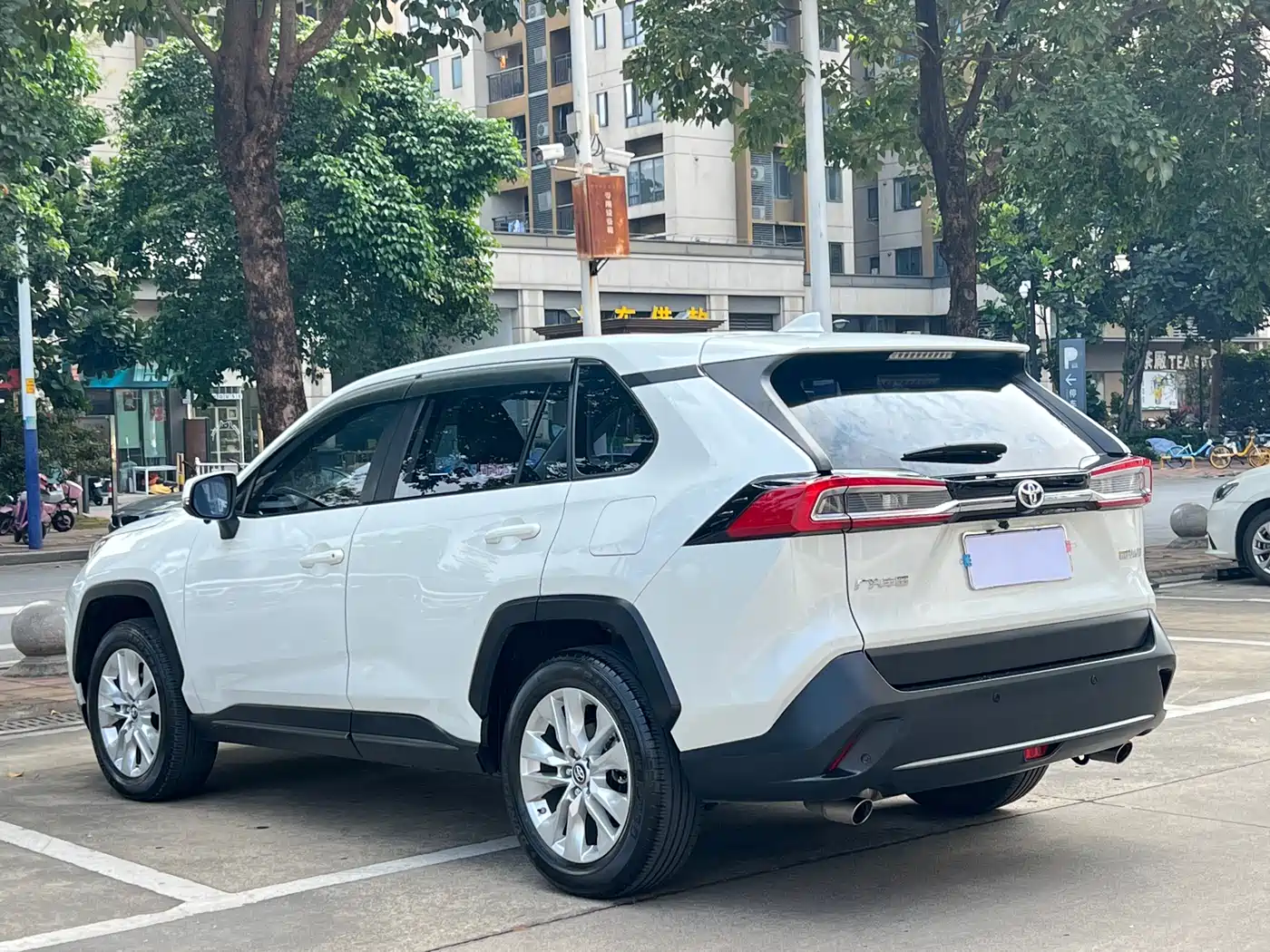 Toyota Wildlander 2022 2.0L CVT FWD Leading Edition фото 6